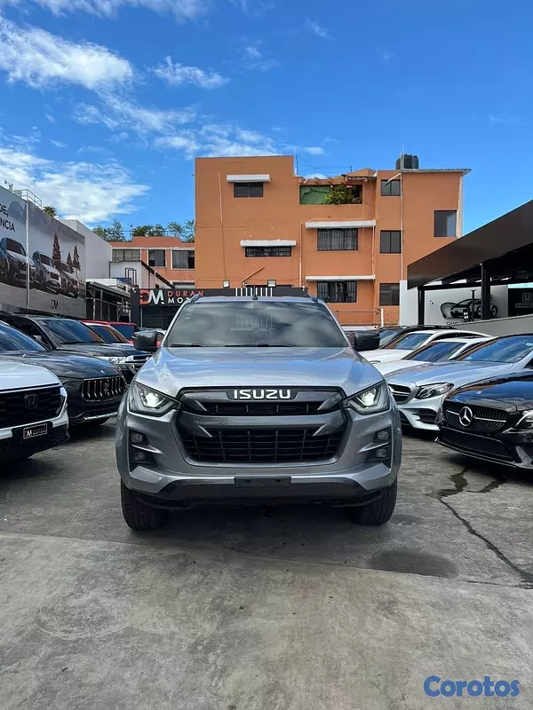 jeepetas y camionetas - Isuzu Dmax LSE 2022
 2