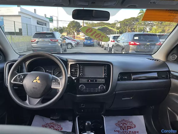 jeepetas y camionetas - Mitsubishi Outlander 2019 - 3 filas de asientos 6