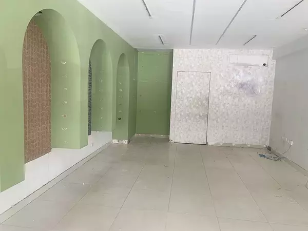 oficinas y locales comerciales - Local céntrico en Piantini 2