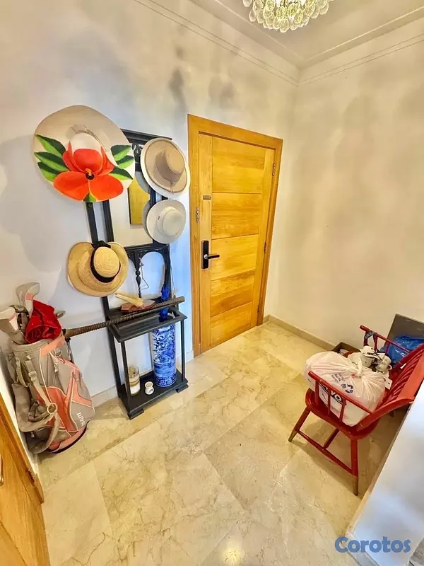 apartamentos - vendo bella vista sur piso 8 tres habitaciones con su baño balcón dos parqueos  6