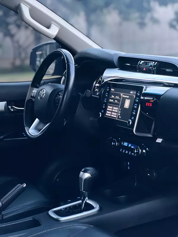 jeepetas y camionetas - Toyota hilux 2023 6