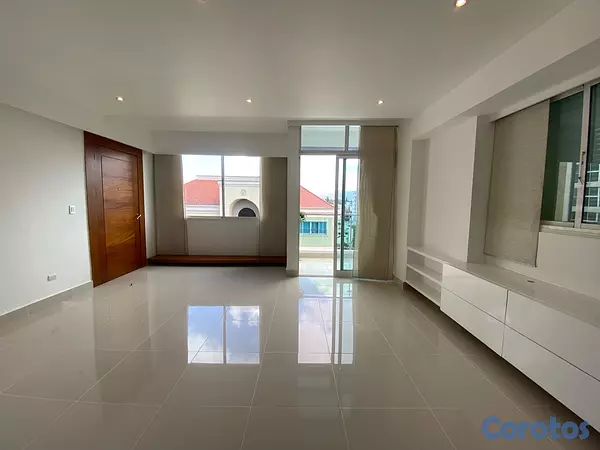apartamentos - Piso alto de con La Línea blanca en La Esmeralda, Santiago. 9