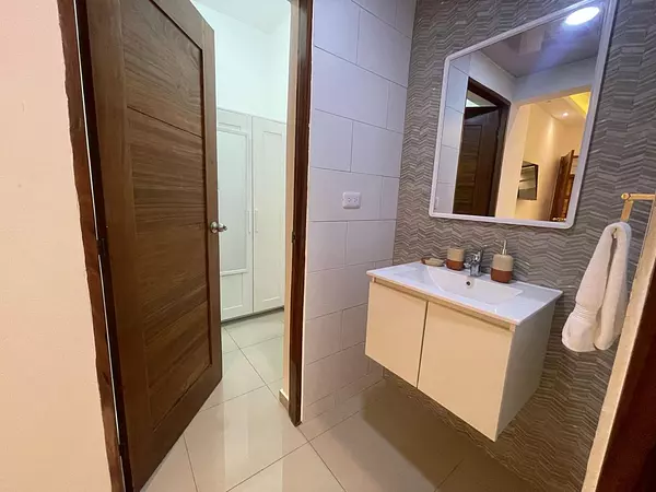 apartamentos - 💎𝐒𝐄 𝐕𝐄𝐍𝐃𝐄 apartamento urbanización Miramar 4