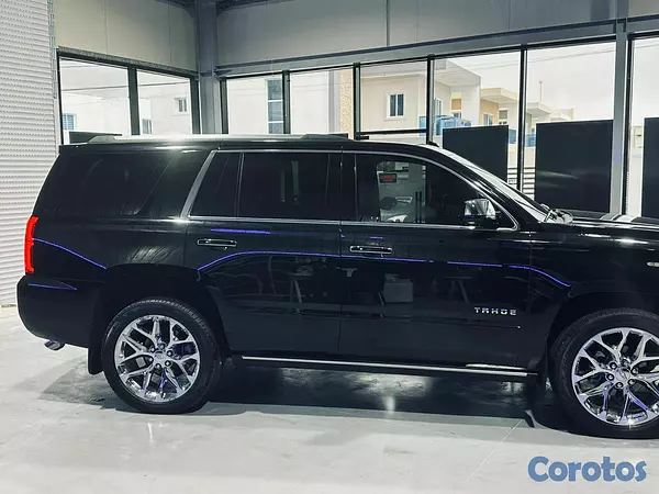 jeepetas y camionetas - chevolet tahoe premier 2019 4