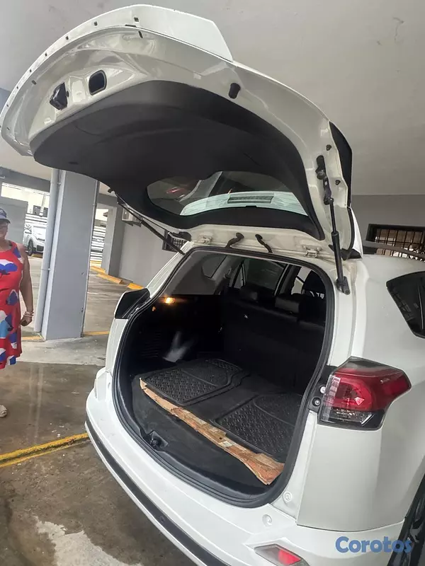 jeepetas y camionetas - JEEP Toyota RAV-4 (4X2). Año 2017 Semifull, Unico  10