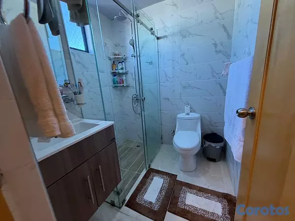 apartamentos - vendo independencia klm 7 piso 3 dos habitaciones dos baños balcón parqueo  13