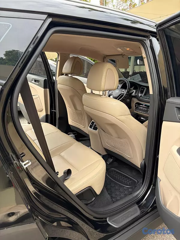 jeepetas y camionetas - Hyundai Tucso en excelentes condiciones 11