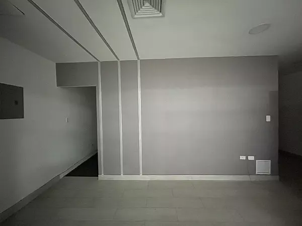 oficinas y locales comerciales - 🔵Alquilo Local 306 mts 2do piso en naco 
 3