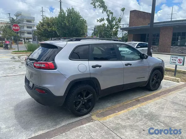 jeepetas y camionetas - Jeep cherokee sport 2017 en venta  3
