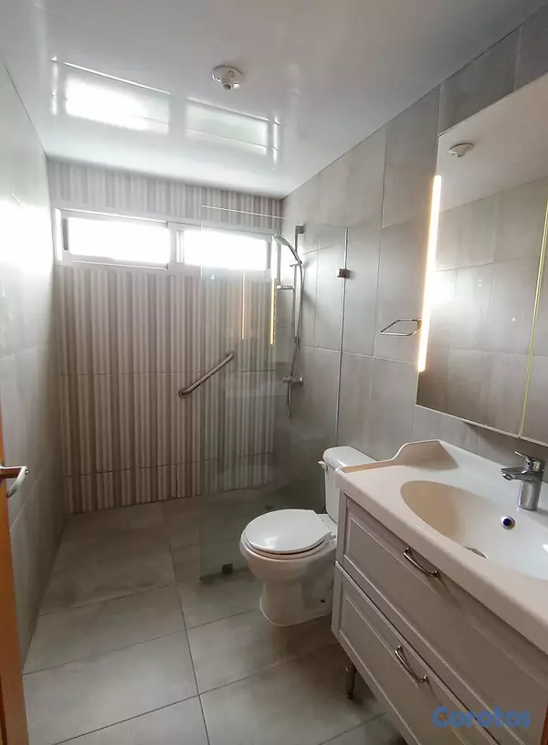 apartamentos - Practico Apt. en venta en Serralles, iluminado y v 18