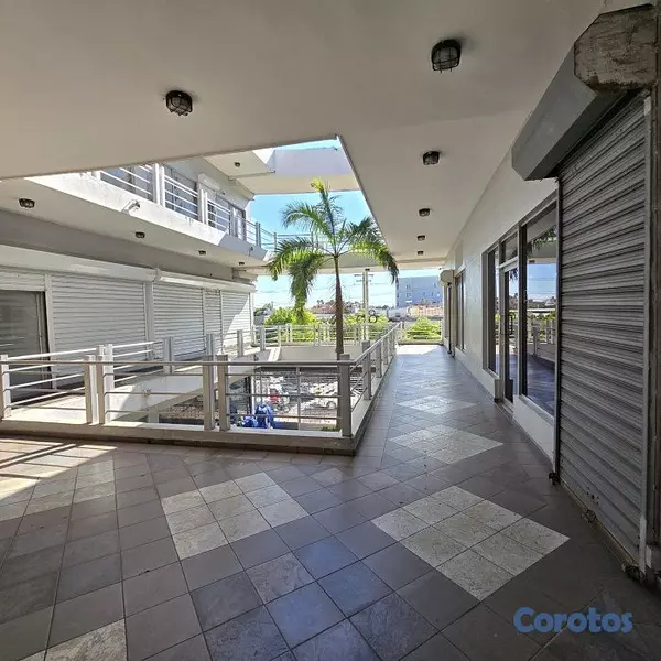 oficinas y locales comerciales - alquieler y venta de local en naco 5