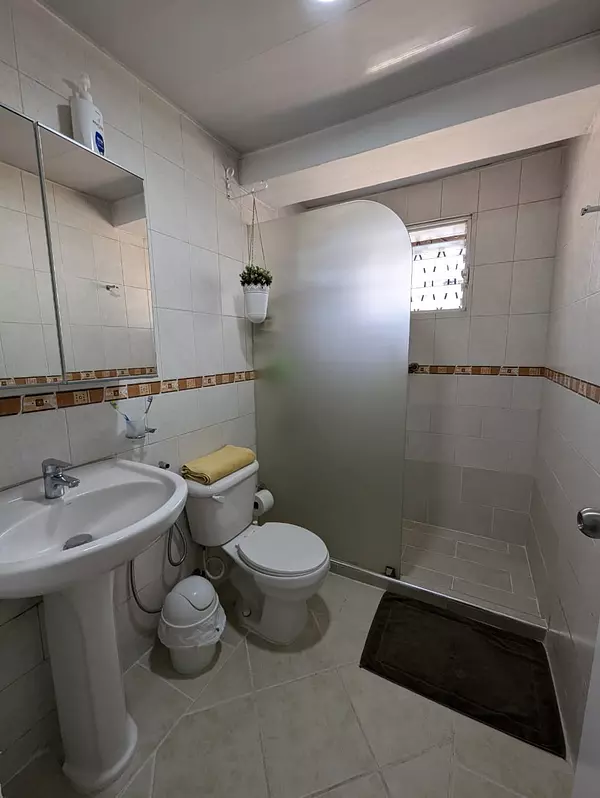 apartamentos - Vendo apartamento cómodo  en la zona universitaria 6
