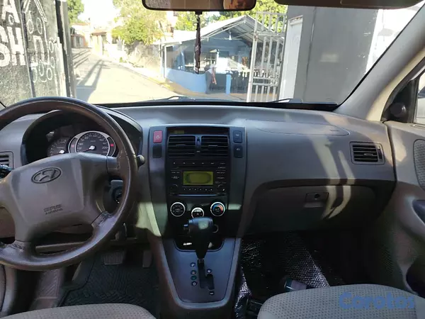 jeepetas y camionetas - Vendida -
Hyundai Tucson 2010  v4  Gasolina Motor DOHC 3