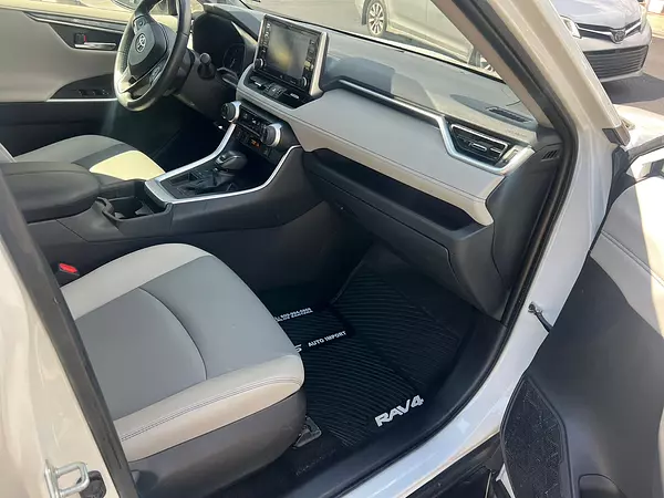 jeepetas y camionetas - toyota rav4 2020 8