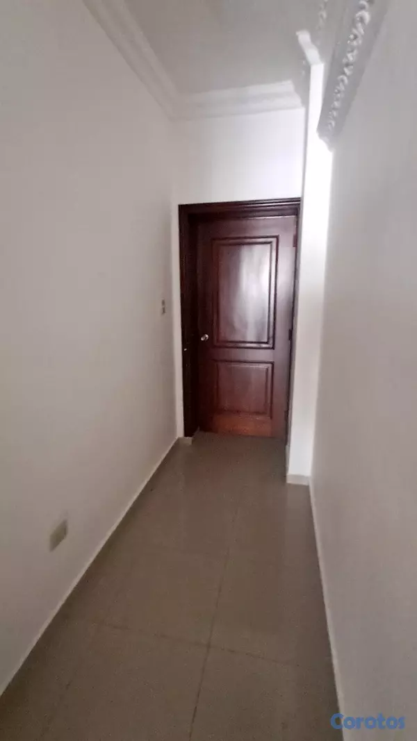 apartamentos - Vendo apt en Evaristo Morales de 3 hab y 3 parqueo 6