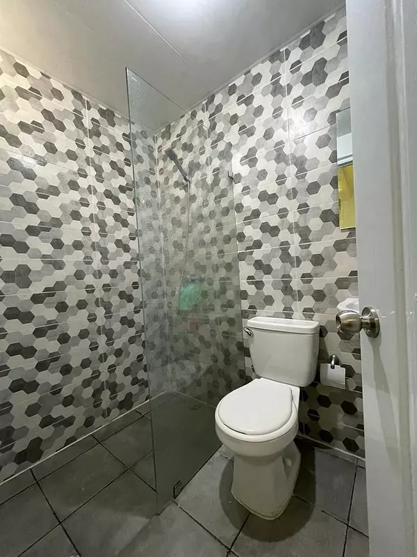 apartamentos - Vendo apartamento Av. Jacobo Magluta,  Res. Elsa Edén Colina del Arroyo II
 5