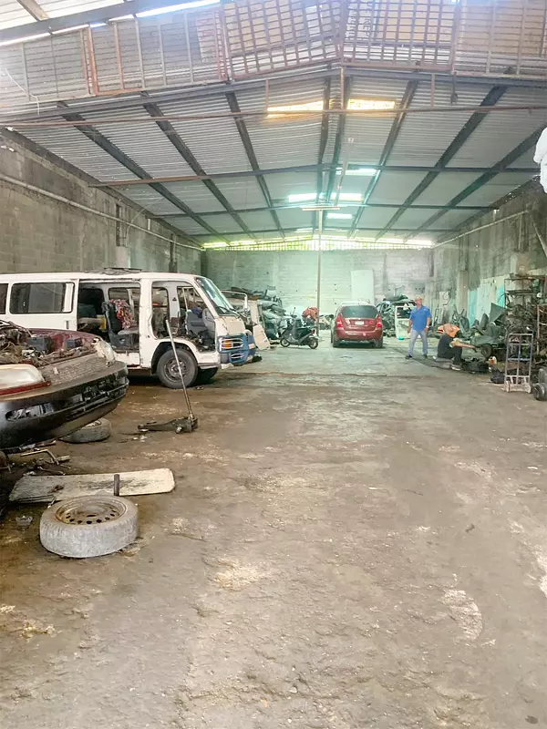 oficinas y locales comerciales - Nave industrial en zona céntrica y comercial  2