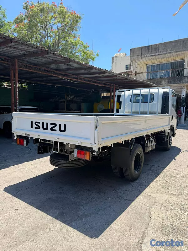camiones y vehiculos pesados - Isuzu NPR 2027  3