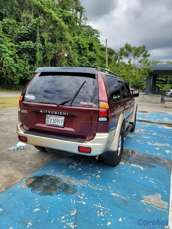 jeepetas y camionetas - Mitsubishi Montero Sport  15