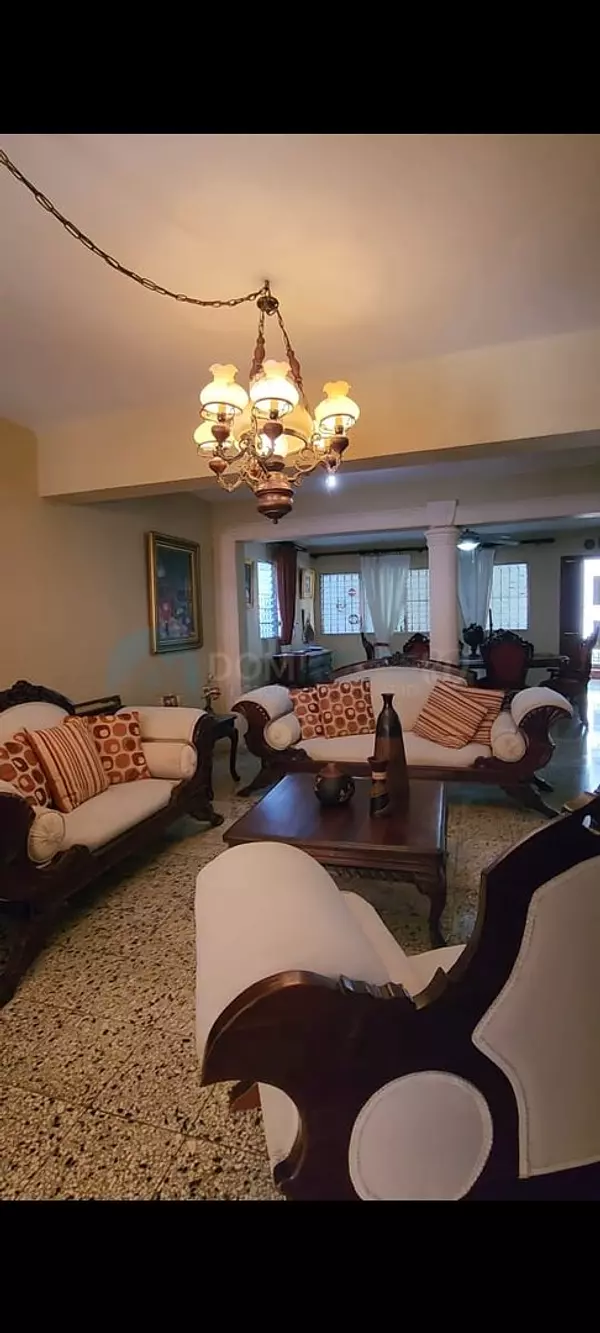 casas - Se vende casa en Av. Independencia 8
