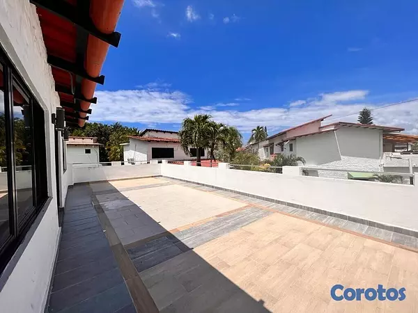 casas vacacionales y villas - Villa en venta en Juan Dolió, Residencial Cerrado.  7