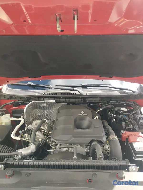 jeepetas y camionetas - Mitsubishi Tritón Diésel Doble Cabina 4WD 25  10