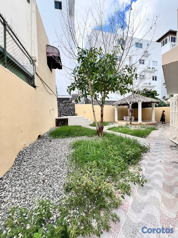 oficinas y locales comerciales - CASA COMERCIAL 4
