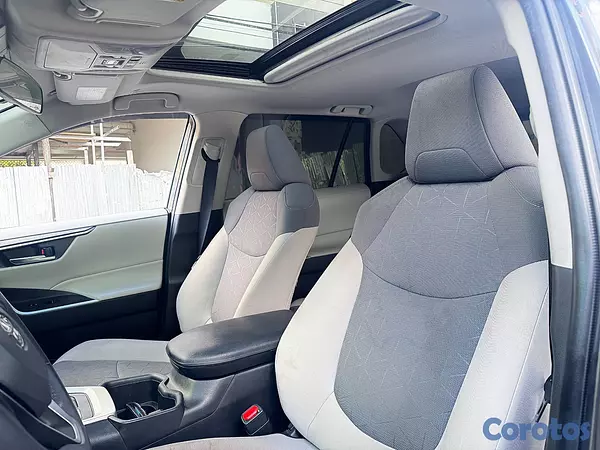 jeepetas y camionetas - Toyota RAV4 XLE 2023 6