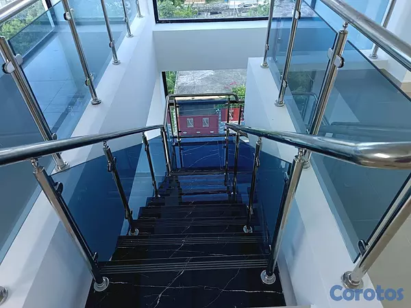 apartamentos - bello pent-house de dos niveles, amplio, funcional ,preinstalacion para yacusy  2