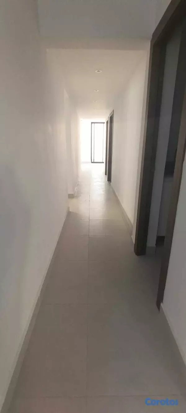 oficinas y locales comerciales - La Julia Amplio Local Excelente ubicación y Distribución, oficina a Estrenar 9