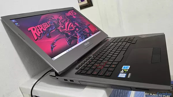 computadoras y laptops - Asus Gamer 17.3 Pulg Core i7 Ram 24gb ddr4 Disco 512gb SSD Nvidea Gtx 970m 18gb 2