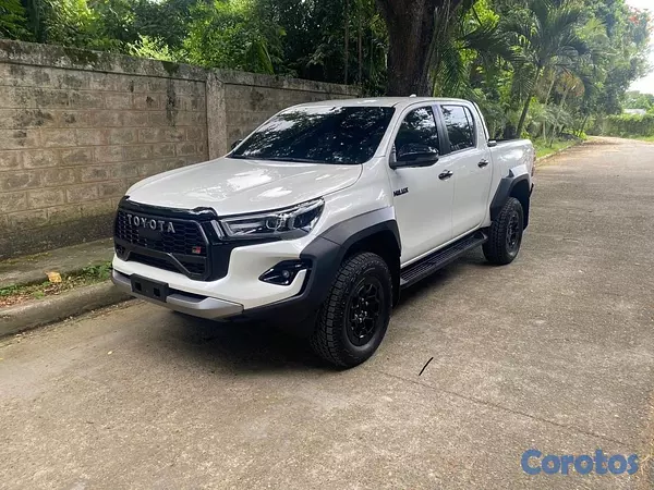 jeepetas y camionetas - Toyota hilux GR 2025 6