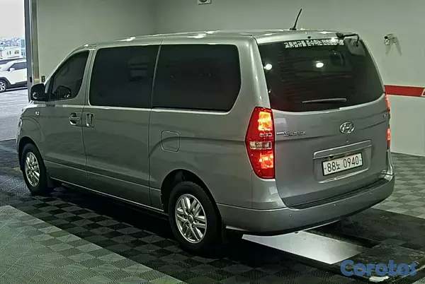 otros vehiculos - HYUNDAI GRAND STAREX 2020 GRIS 2