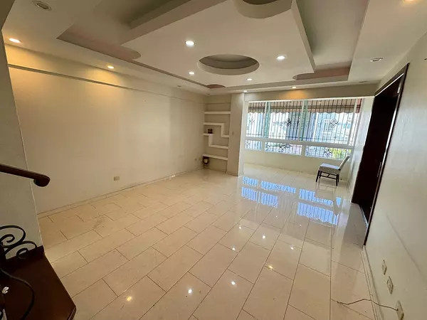 apartamentos - Pent-house en Venta
EL MILLÓN
RD$12,500,000.00
Mantenimiento: RD$7,500.00

 1