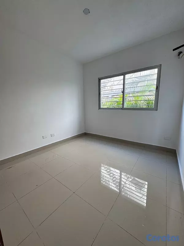 apartamentos - vendo gala primer nivel tres habitaciones 2.5 baños parqueo balcón servicio  5