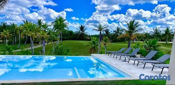 casas vacacionales y villas - venta de Villa de lujo primera línea campo de golf en la Romana de 750mts   2