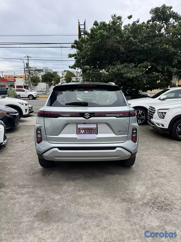 jeepetas y camionetas - Suzuki Grand Vitara GLX ALL GRIP 4x4 Hybrid 2025  7