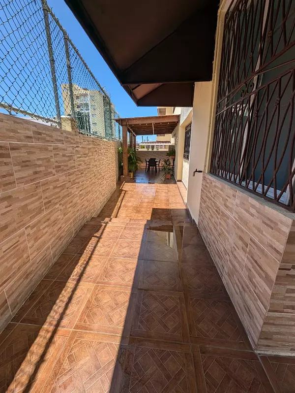 apartamentos - Vendo apartamento cómodo  en la zona universitaria 8