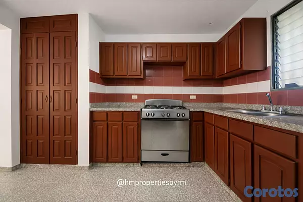 casas - Venta de Amplia Casa de 2 niveles en Miramar – Av. Independencia 6