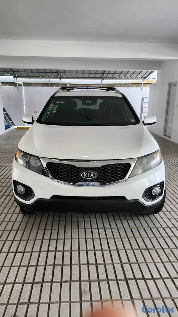 jeepetas y camionetas - Hermosa Kia Sorento LX en excelentes condiciones  2