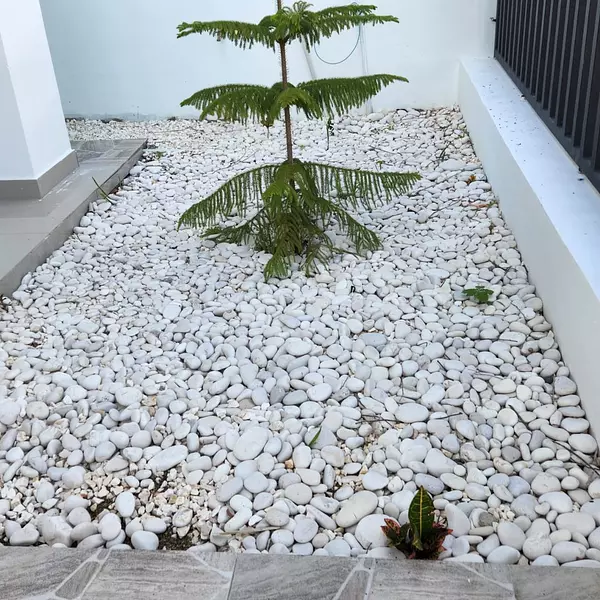 casas - Amplia Vivienda Recien Construida en Ave. 27 de Febrero  3