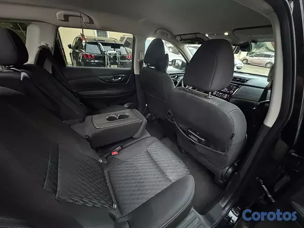 jeepetas y camionetas - NISSAN ROGUE SV CLEAN CARFAX  3