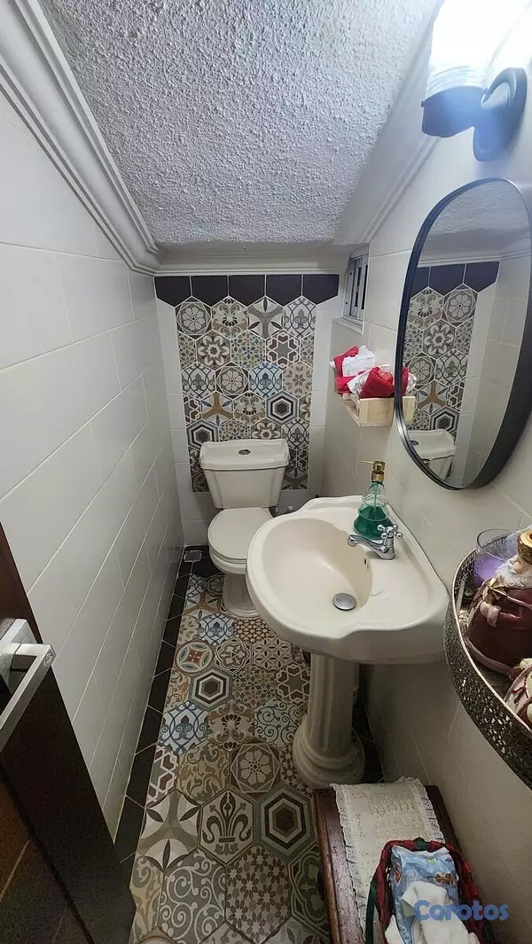 casas - Amplia Casa en Venta – Los Restauradores 8