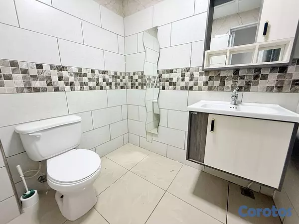 oficinas y locales comerciales - Local en venta próximo a Av. Independencia.
 10