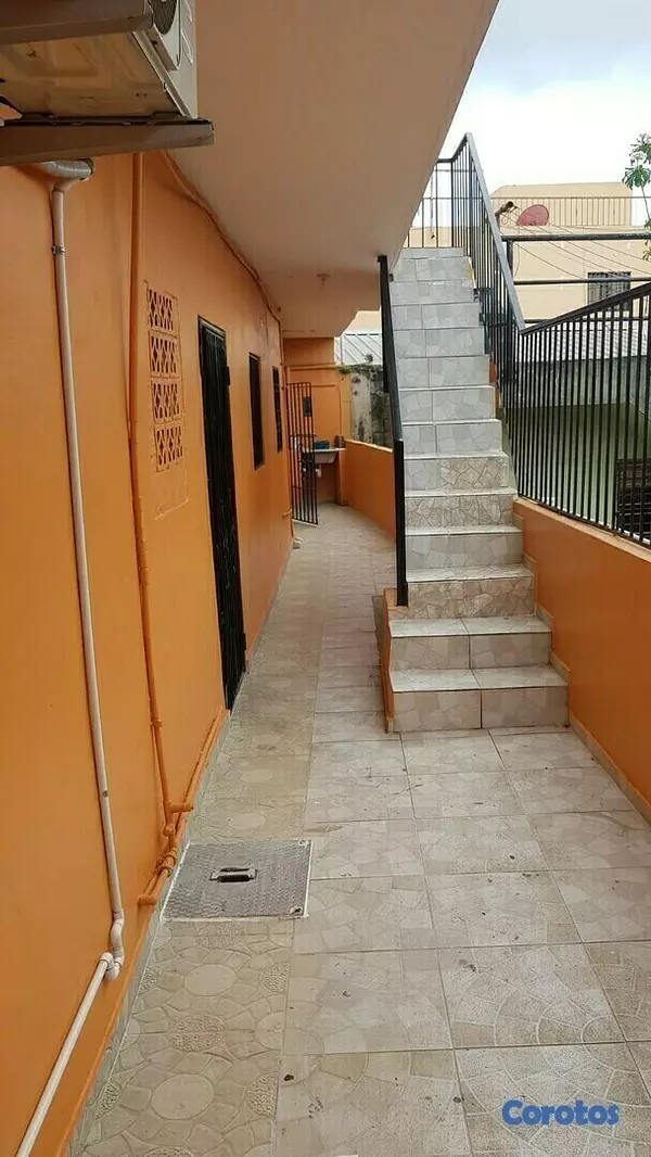 oficinas y locales comerciales - Edificio de uso mixto en Villa Consuelo  3