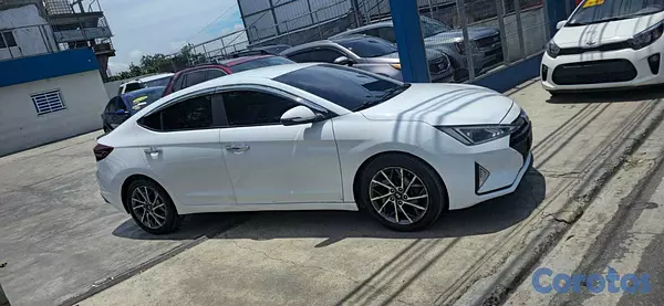 carros - HYUNDAI AVANTE 2019 SACALO CON $300 DE INICIAL 12