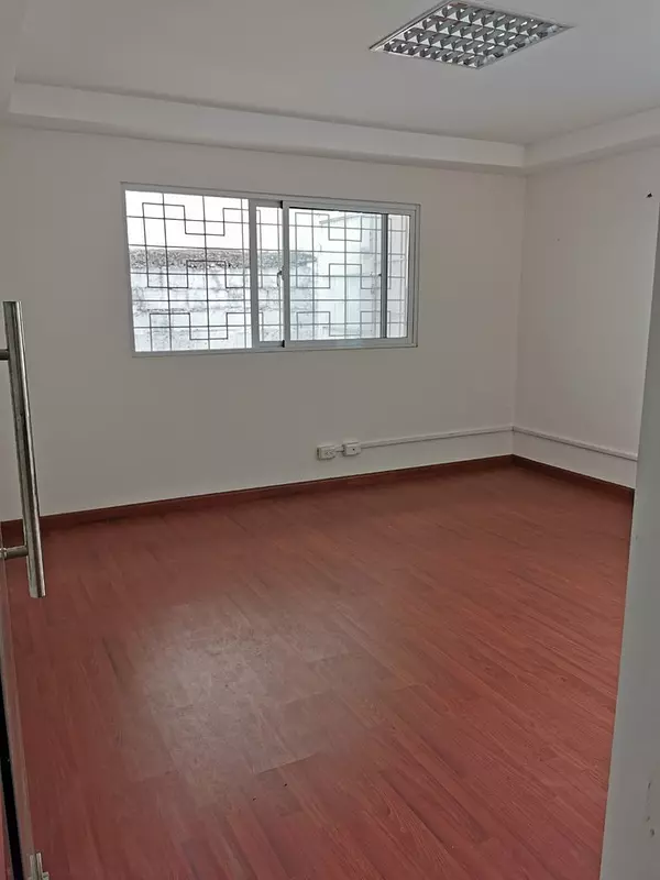 oficinas y locales comerciales - 🔵Alquilo Local para oficina  290 mts 1er piso en Naco
 3