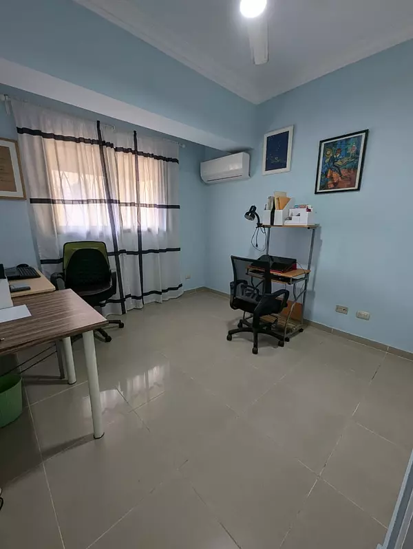 apartamentos - Vendo apartamento cómodo  en la zona universitaria 9