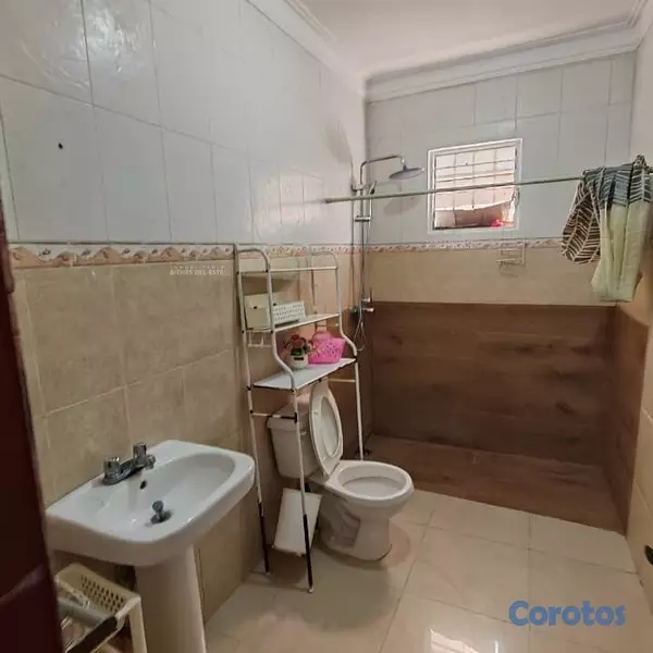 casas - Se RENTA amplia CASA de Tres habitaciones con pati 9