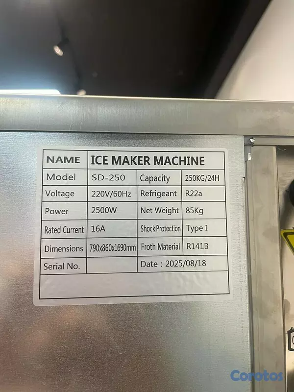 equipos profesionales - Dispensadora generadora de hielo de 250Kg al dia 4